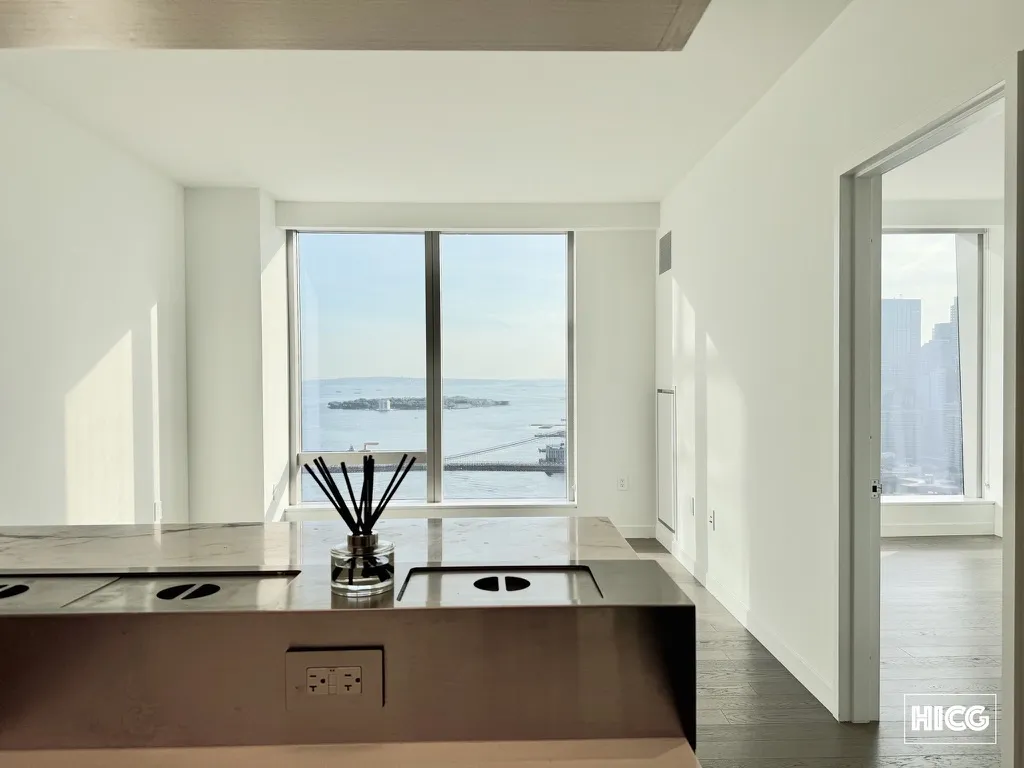 252 South St — Residence 45M