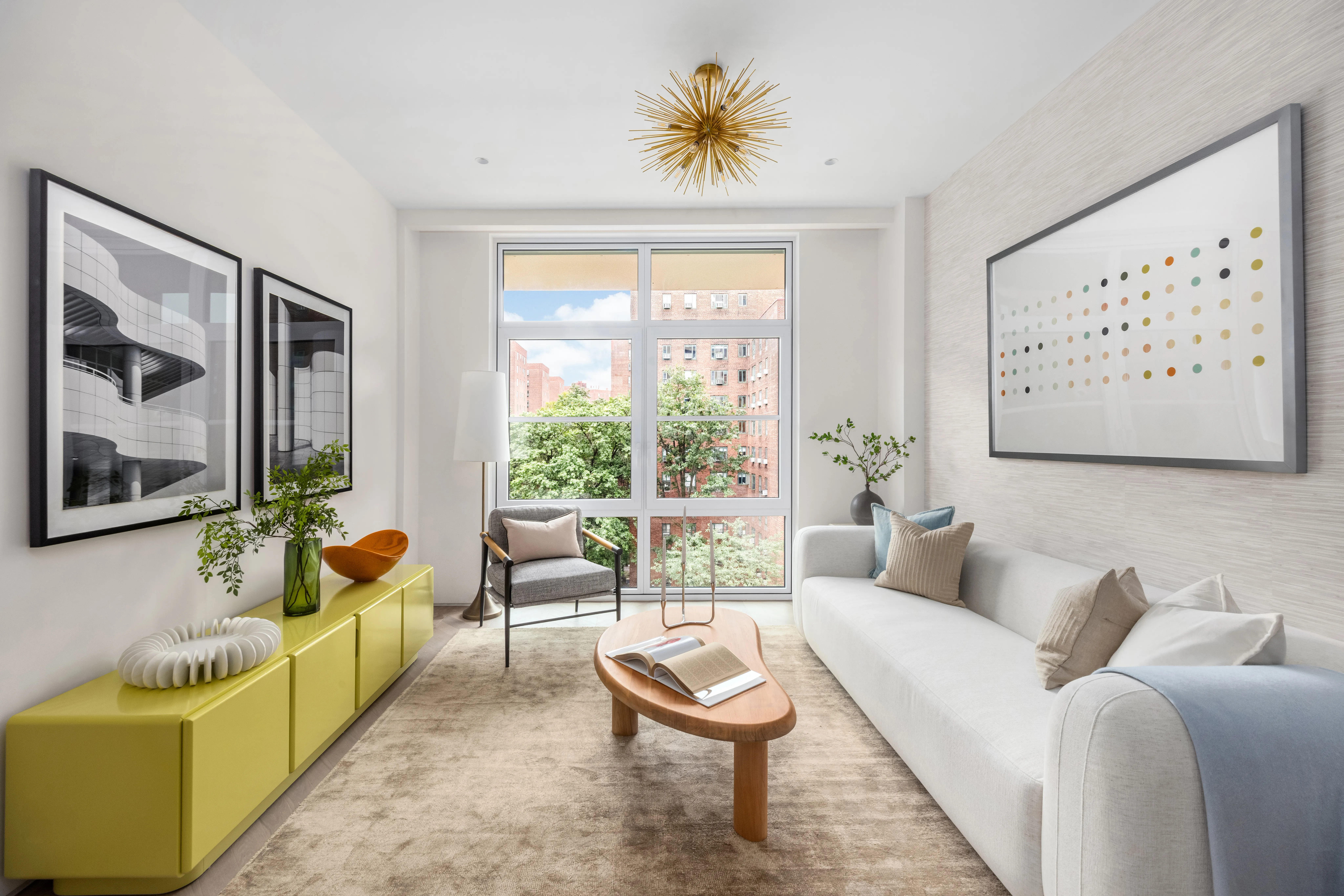 350 E 18th St — Residence 8B